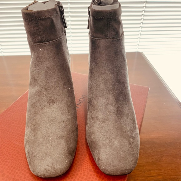 NWT Donald Pliner Suede Stretch Booties - Picture 3 of 7